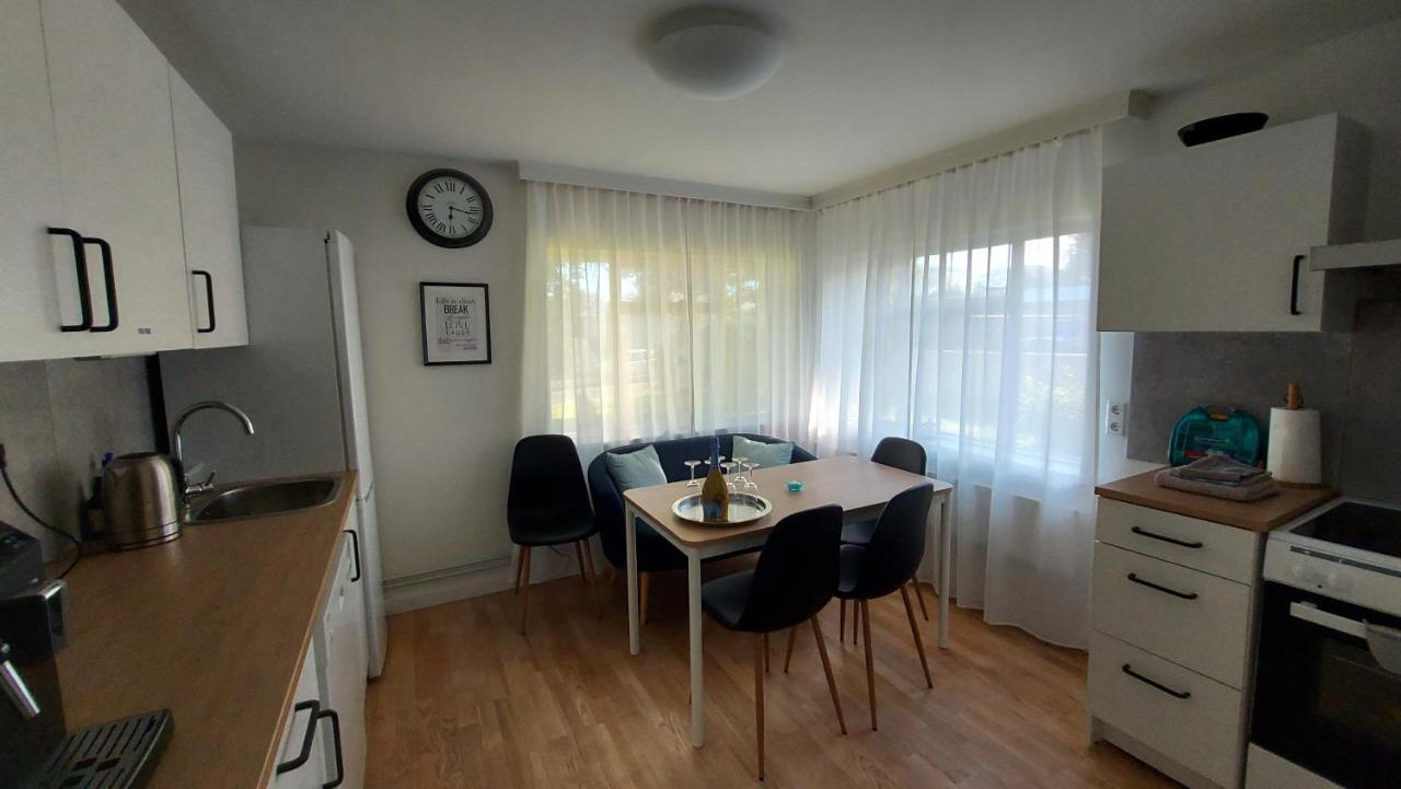 B&B Rooms Husavik 1 מראה חיצוני תמונה