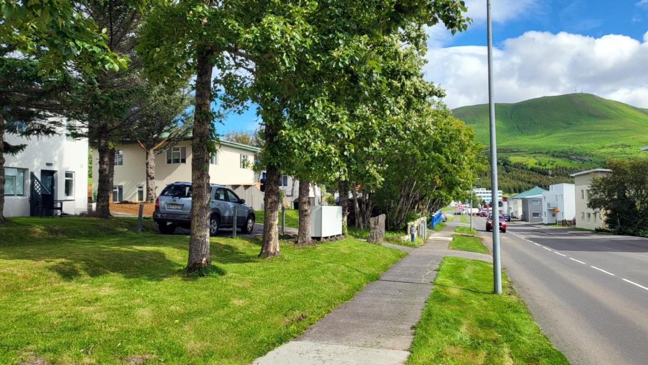 B&B Rooms Husavik 1 מראה חיצוני תמונה