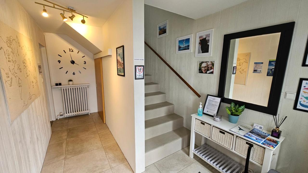 B&B Rooms Husavik 1 מראה חיצוני תמונה